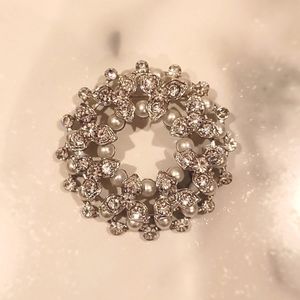 Vintage Wreath Crystal & Pearl Brooch Pin